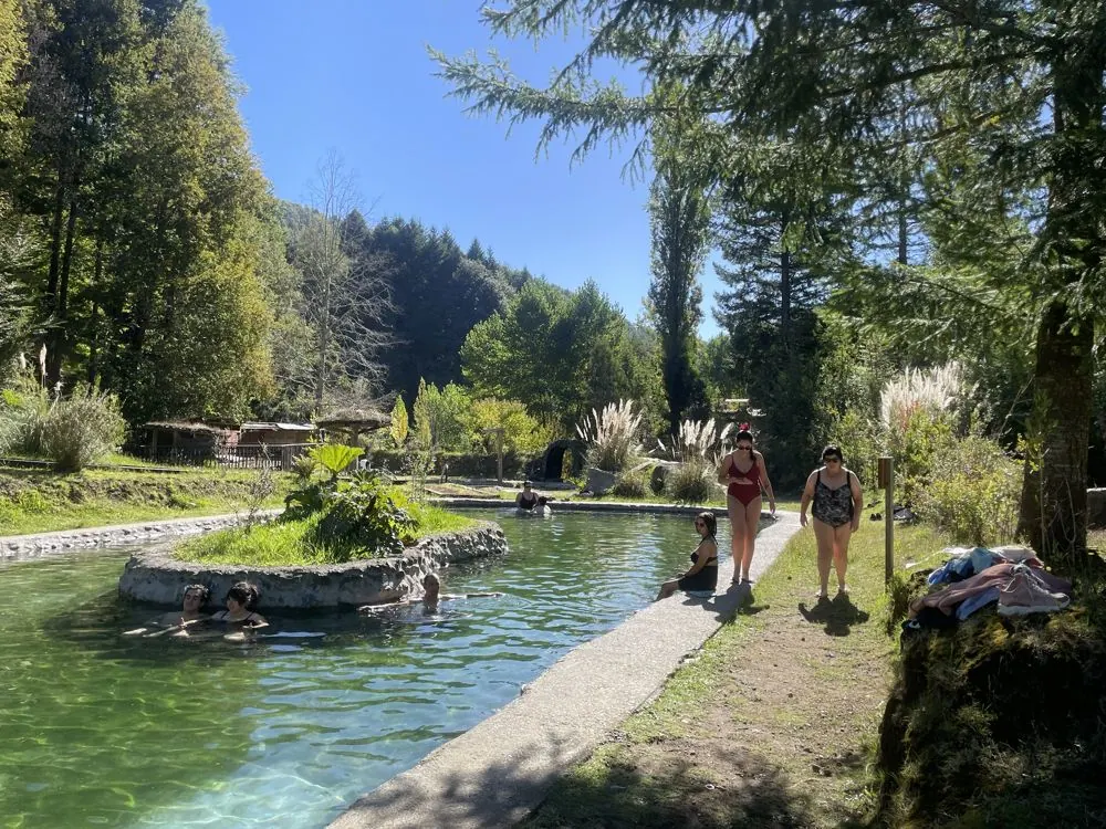 Termas Huilo Huilo (Rañintulelfu) desde Pucón y Villarrica