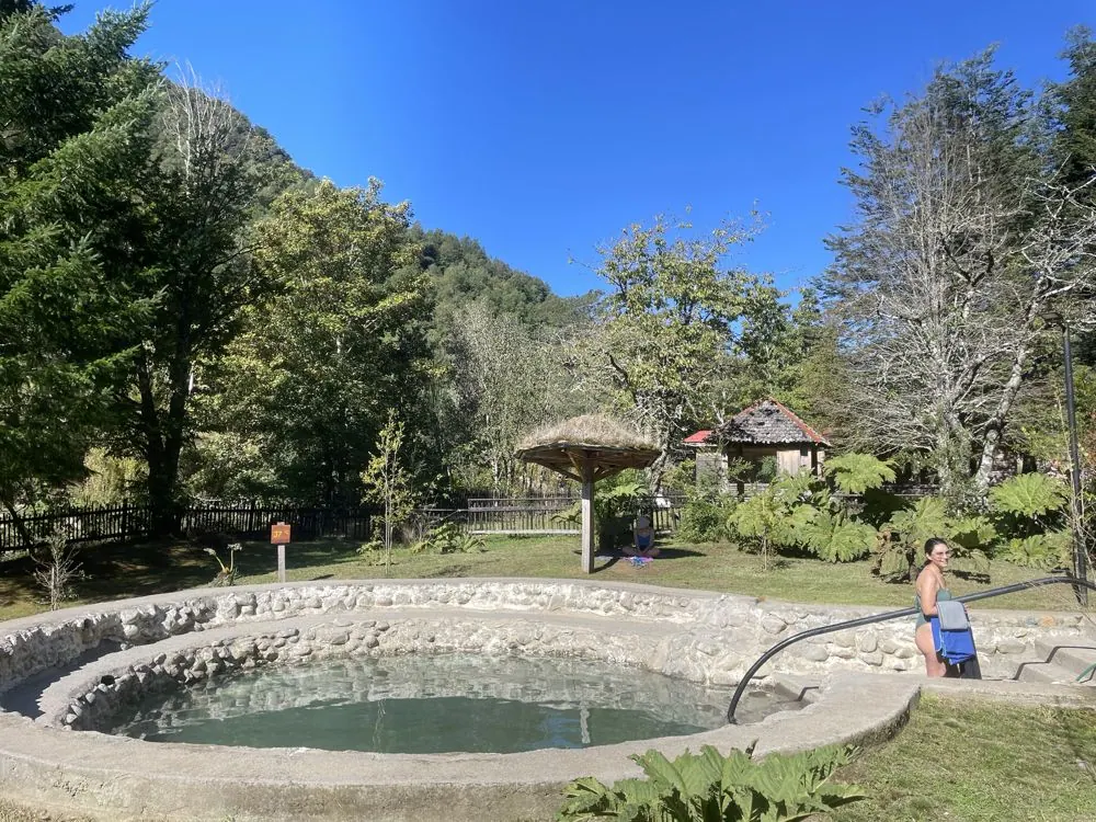 Termas Huilo Huilo (Rañintulelfu) desde Pucón y Villarrica